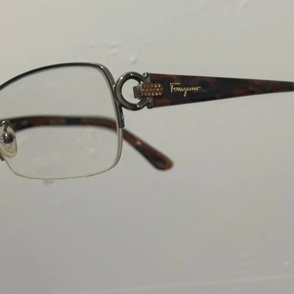 Salvatore Ferragamo Eyeglasses Tortoiseshell Frames Gancini Detail -‎ SF2104R